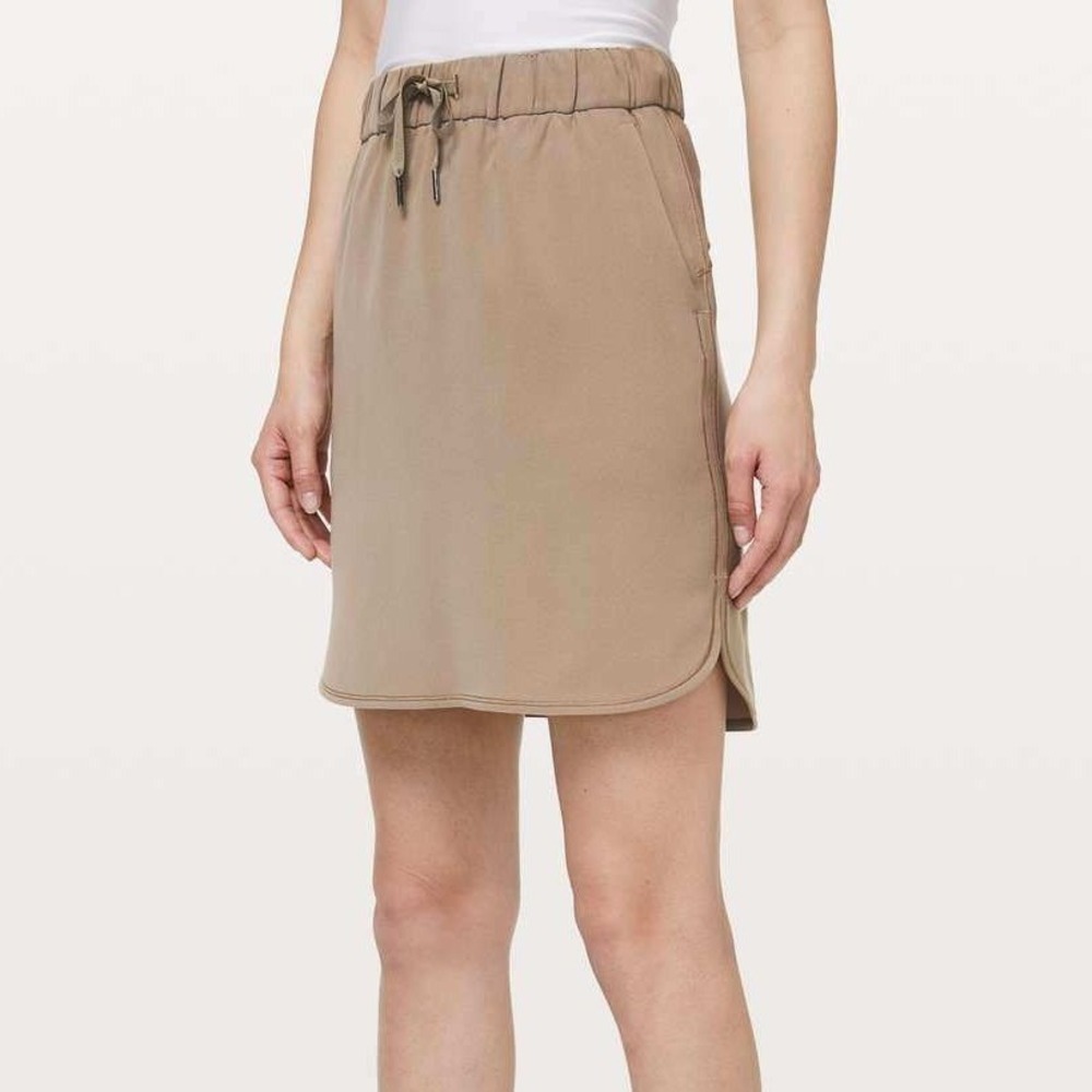 Lululemon On The Fly Skirt Woven Frontier Brown Elastic Waist Pockets Size 2
